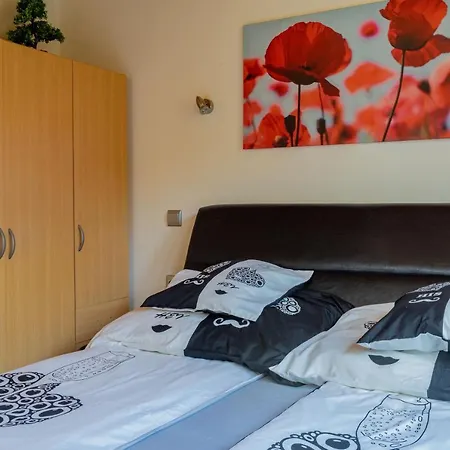 Panorama Apartmanhaz * אסטרגום